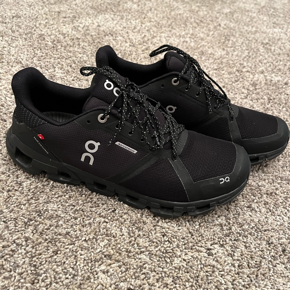 ON running women’s waterproof cloudflyer shoes